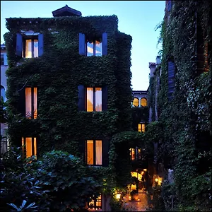 *** Hotel Flora Itália