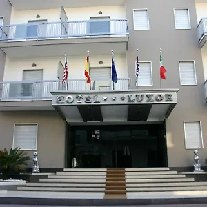 *** Hotel Luxor Itália