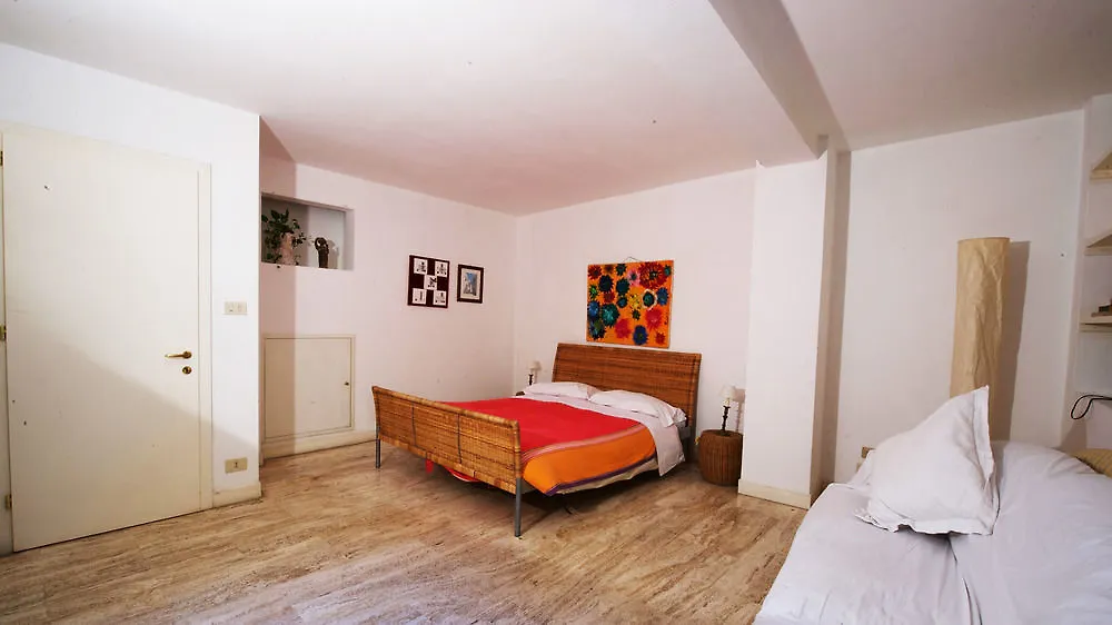 בולוניה Cristina Rossi Bed&Breakfast 3*,  איטליה